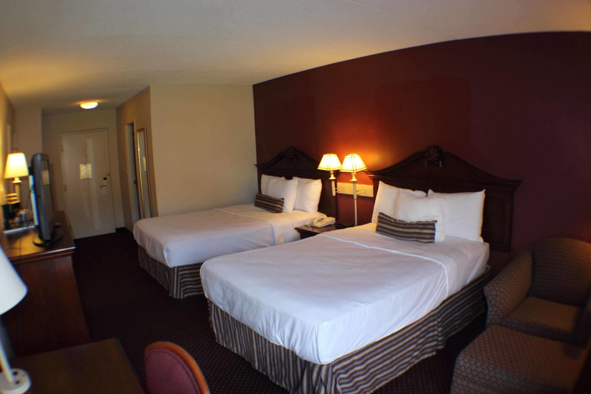 The Garden Inn Elkhart Bagian luar foto